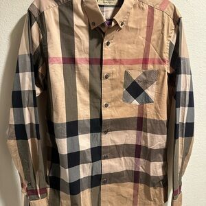 Burberry size M in excellent condition
